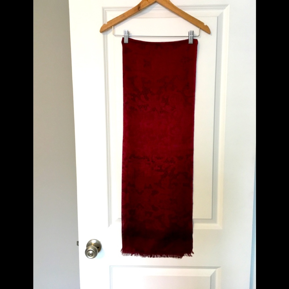 Banana Republic silk wrap:/scarf